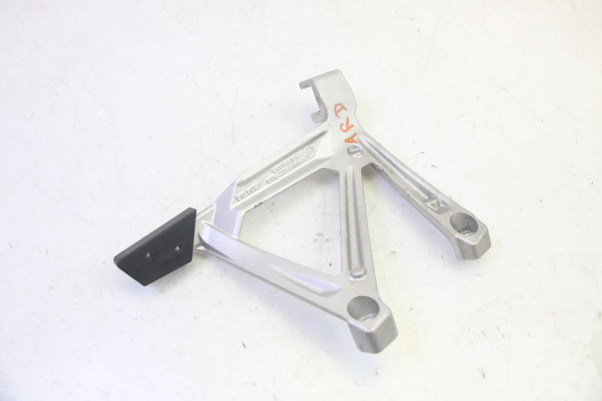 photo de FUSSRASTEN HALTEPLATTEN HINTEN RECHT BMW R GS 1250 (2021 - 2024) - Alternative Perspektive