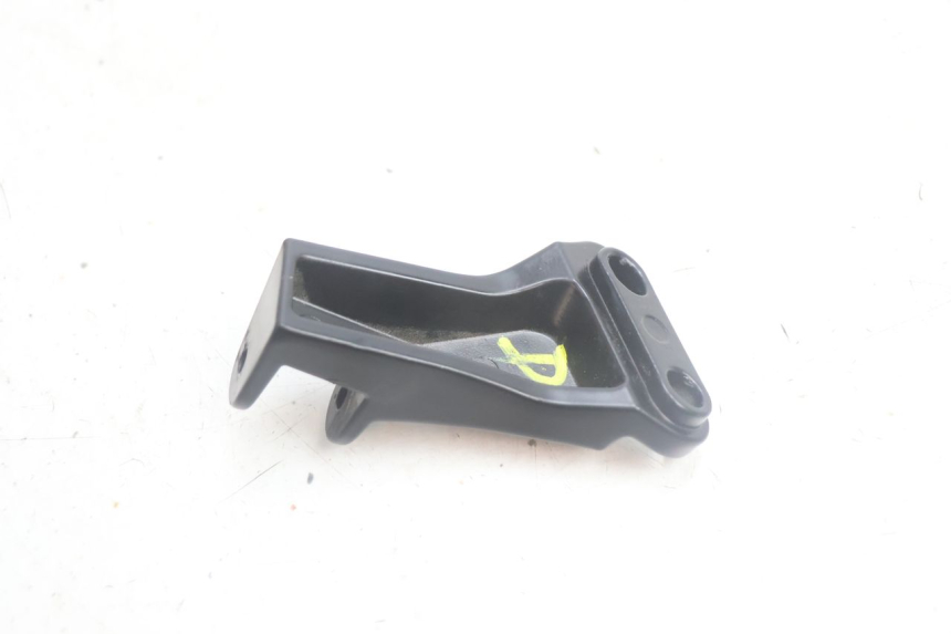 photo de FUSSRASTEN HALTEPLATTEN HINTEN RECHT JM MOTORS R-MAX TECH 50 (2024 - 2026) - Zoom auf Gebrauchszustand