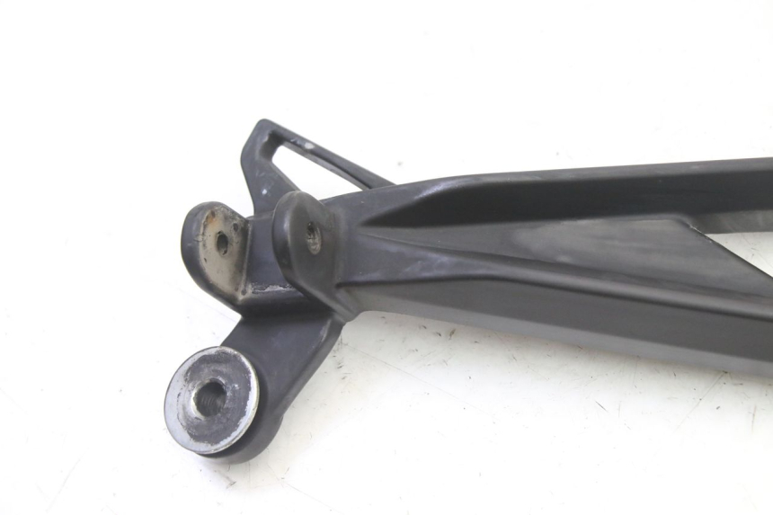 photo de FUSSRASTEN HALTEPLATTEN HINTEN RECHT MAG POWER R-STREET 50 (2016 - 2025) - Detailansicht des Bauteils