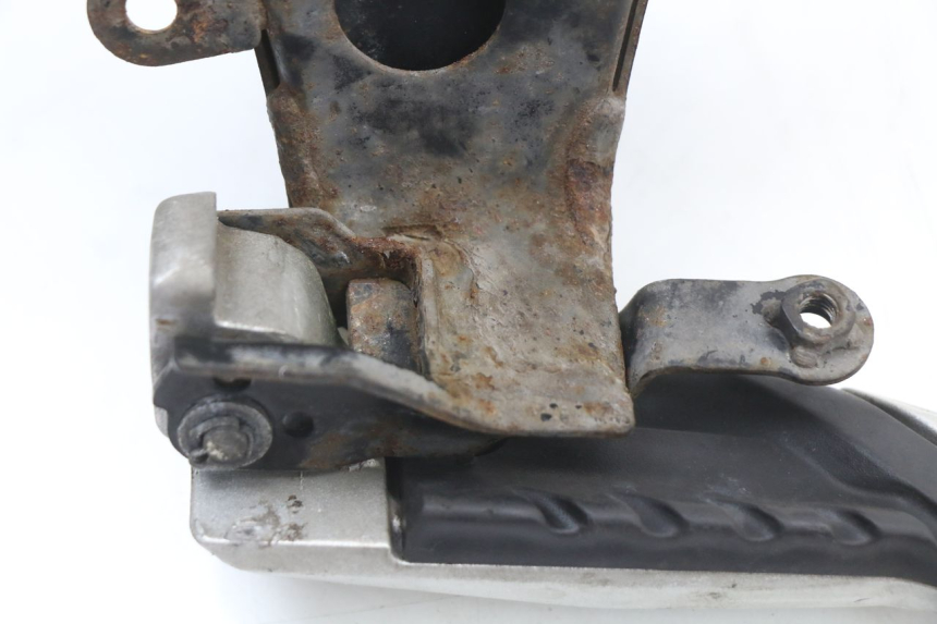 photo de FUSSRASTEN HALTEPLATTEN HINTEN RECHT HONDA SH ABS 125 (2012 - 2017) - Details der Befestigungspunkte