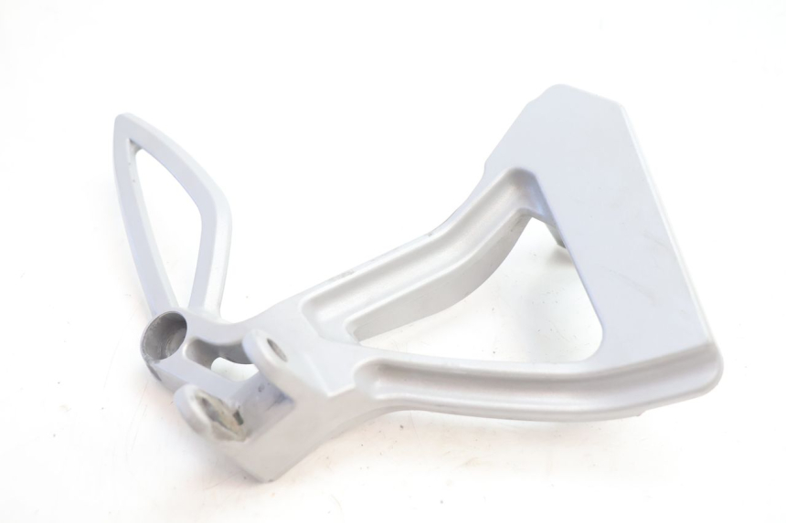 photo de FUSSRASTEN HALTEPLATTEN HINTEN RECHT CAN-AM SPYDER RS 1000 (2008 - 2012) - Zoom auf Gebrauchszustand