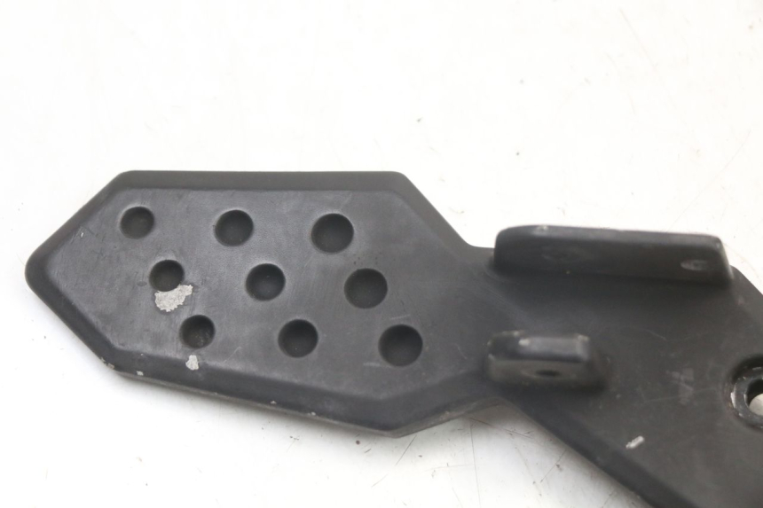 photo de FUSSRASTEN HALTEPLATTEN HINTEN RECHT KYMCO SUPER 8 125 (2008 - 2015) - Detailansicht des Bauteils