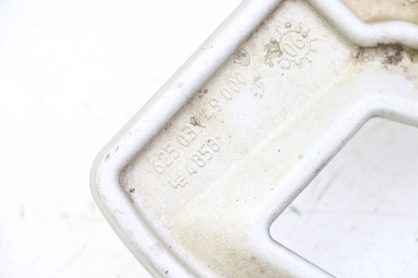 photo de FUSSRASTEN HALTEPLATTEN HINTEN RECHT KTM SUPERENDURO R 950 (2005 - 2009) - Technische Nahaufnahme