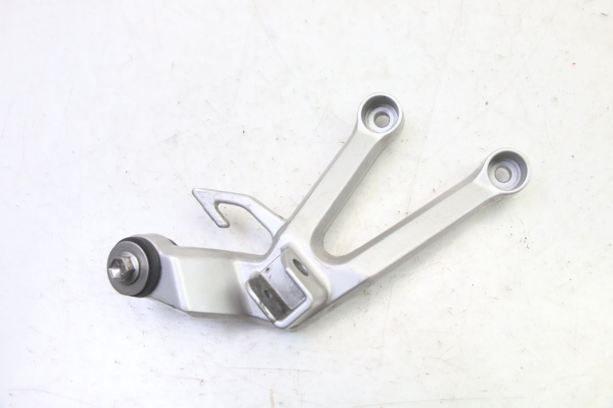 photo de FUSSRASTEN HALTEPLATTEN HINTEN RECHT SUZUKI SV S 650 (2003 - 2009) - Hauptansicht