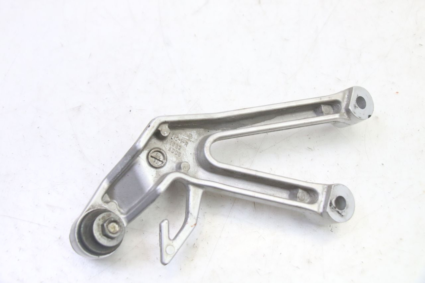 photo de FUSSRASTEN HALTEPLATTEN HINTEN RECHT SUZUKI SV S 650 (2003 - 2009) - Alternative Perspektive