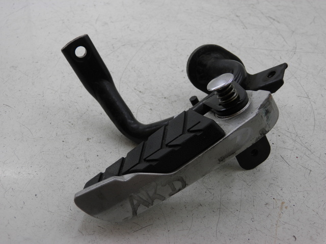 photo de FUSSRASTEN HALTEPLATTEN HINTEN RECHT SYM GTS 125 (2005 - 2008) - Geprüftes Gebrauchtteil