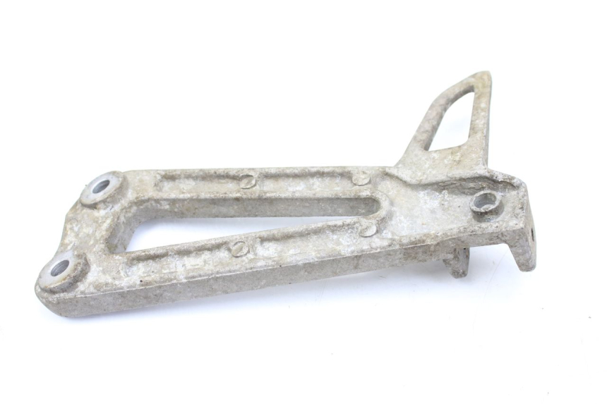 photo de RECHTE HINTERE FUßRASTENHALTERUNG YAMAHA TDR DELTABOX 125 (1997 - 2003) - Zoom auf Gebrauchszustand