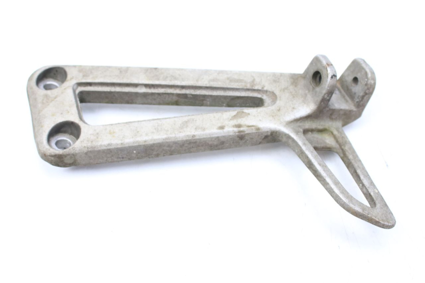 photo de RECHTE HINTERE FUßRASTENHALTERUNG YAMAHA TDR DELTABOX 125 (1997 - 2003) - Alternative Perspektive