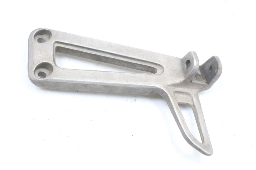 photo de RECHTE HINTERE FUßRASTENHALTERUNG YAMAHA TDR DELTABOX 125 (1997 - 2003) - Detailansicht des Bauteils