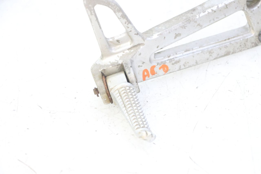 photo de RECHTE HINTERE FUßRASTENHALTERUNG YAMAHA TDR DELTABOX 125 (1997 - 2003) - Geprüftes Gebrauchtteil