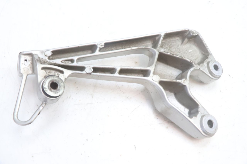 photo de RECHTE HINTERE FUßRASTENHALTERUNG HONDA VFR FI RC46 800 (1998 - 2001) - Geprüftes Gebrauchtteil