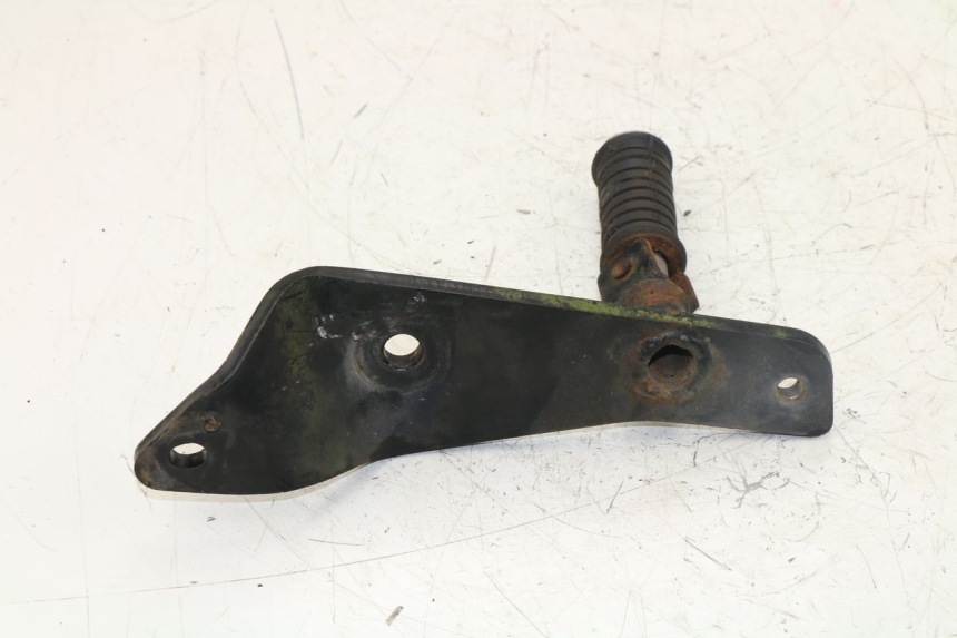 photo de FUSSRASTEN HALTEPLATTEN HINTEN RECHT YAMAHA VIRAGO 125 (1996 - 2003) - Zoom auf Gebrauchszustand