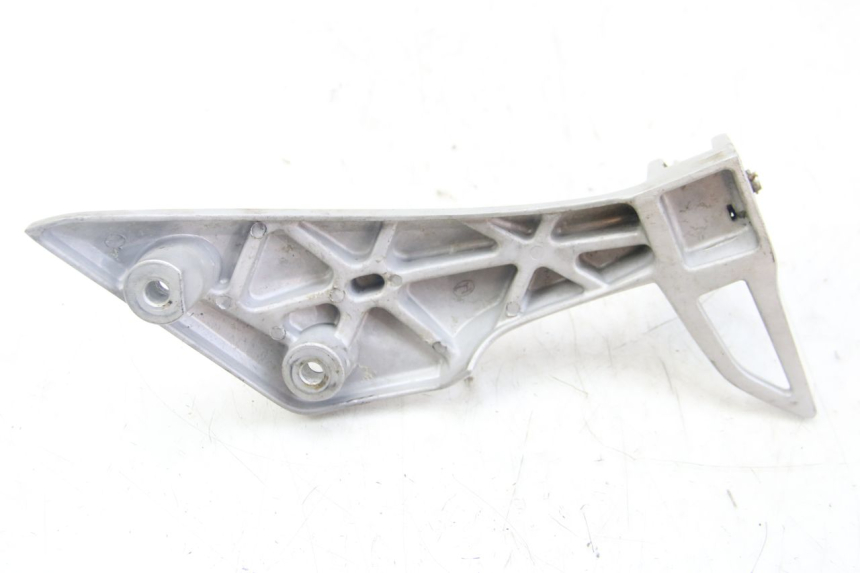 photo de RECHTE HINTERE FUßRASTENHALTERUNG HONDA VISION NSC R 50 (2013 - 2015) - Zoom auf Gebrauchszustand