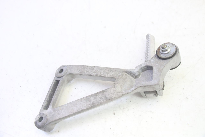 photo de RECHTE HINTERE FUßRASTENHALTERUNG DAELIM VJ ROADWIN FI 125 (2008 - 2017) - Details der Befestigungspunkte