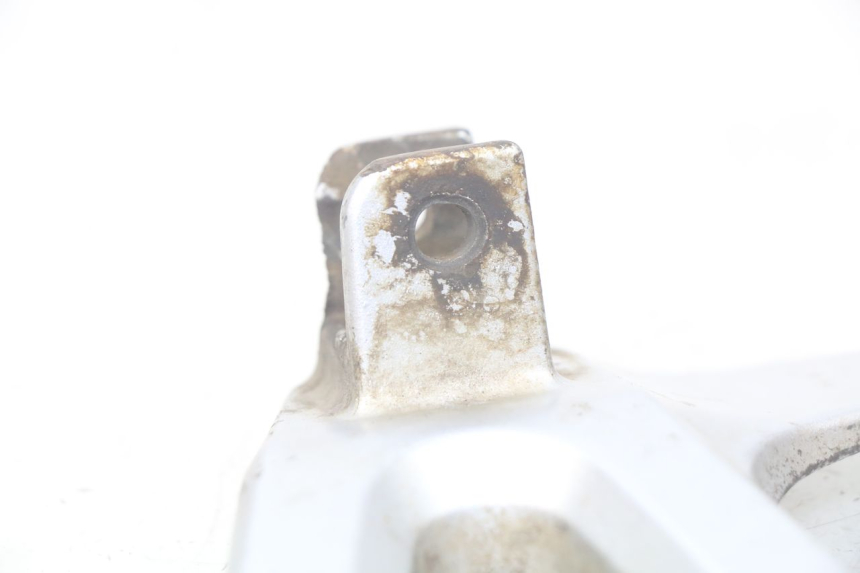 photo de RECHTE HINTERE FUßRASTENHALTERUNG SUZUKI XF FREEWIND 650 (1997 - 2003) - Technische Nahaufnahme