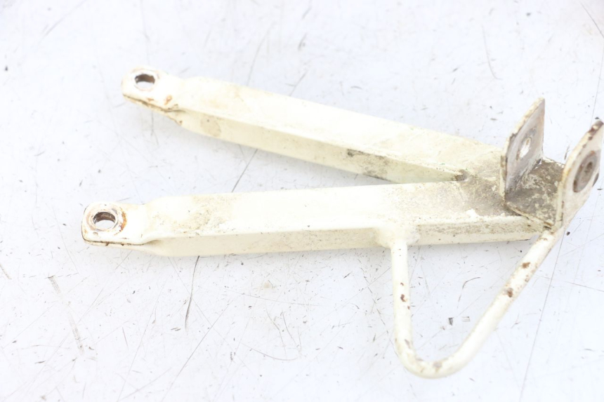 photo de RECHTE HINTERE FUßRASTENHALTERUNG PEUGEOT XP6 50 (1997 - 2003) - Zoom auf Gebrauchszustand