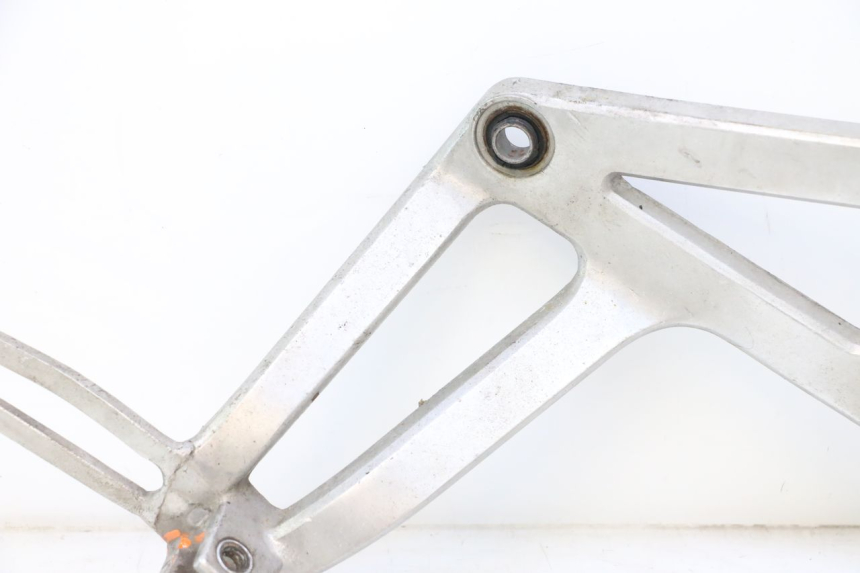 photo de FUSSRASTEN HALTEPLATTEN HINTEN RECHT HONDA XRV AFRICA TWIN 750 (1990 - 1992) - Charakteristische Merkmale