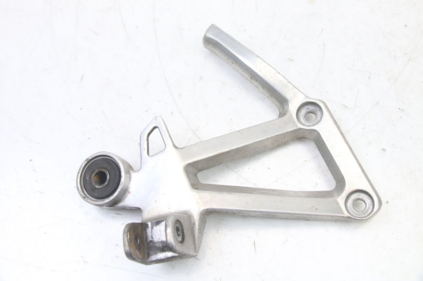 photo de FUSSRASTEN HALTEPLATTEN HINTEN RECHT YAMAHA FZS FAZER 600 (2001 - 2003) - Hauptansicht