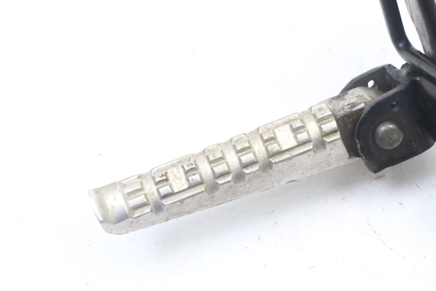 photo de FUSSRASTEN HALTEPLATTEN HINTEN RECHT YAMAHA TZR 50 (2008 - 2016) - Detailansicht des Bauteils