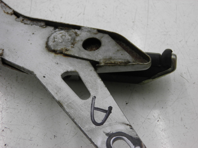 photo de FUSSRASTEN HALTEPLATTEN HINTEN RECHT YAMAHA YBR CUSTOM 125 (2008 - 2010) - Weitere Ansicht des Artikels