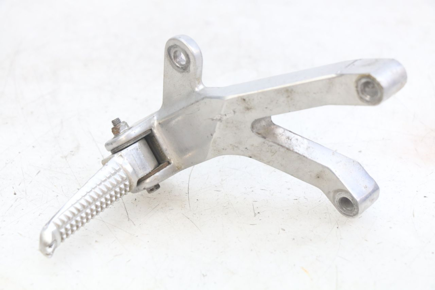 photo de RECHTE HINTERE FUßRASTENHALTERUNG YAMAHA YZF R THUNDERCAT 600 (1996 - 2003) - Hauptansicht