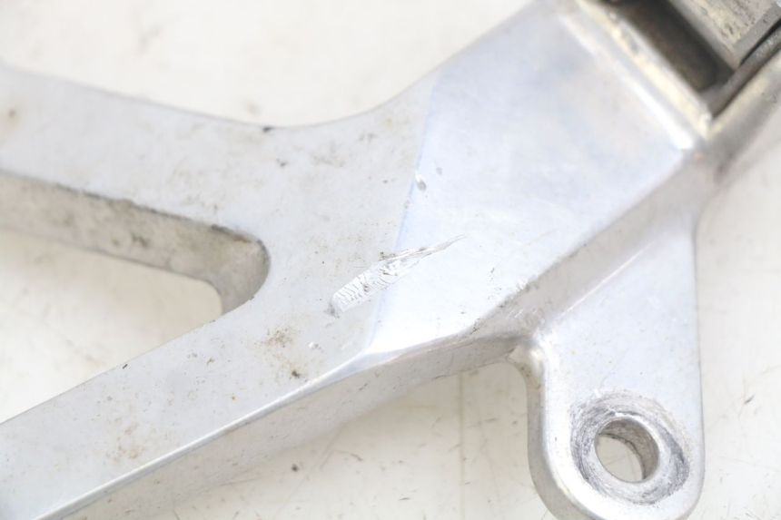 photo de RECHTE HINTERE FUßRASTENHALTERUNG YAMAHA YZF R THUNDERCAT 600 (1996 - 2003) - Gesamtansicht des Produkts