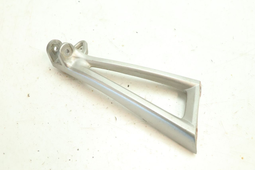 photo de FUSSRASTEN HALTEPLATTEN HINTEN RECHT YAMAHA YZF R6 600 (2008 - 2009) - Detailansicht des Bauteils