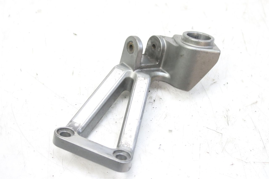 photo de RECHTE HINTERE FUßRASTENHALTERUNG KAWASAKI ZX-6R ZX6R 600 (1995 - 1997) - Alternative Perspektive