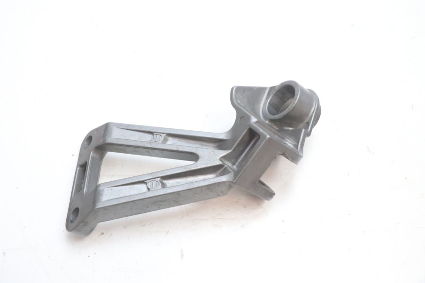 photo de RECHTE HINTERE FUßRASTENHALTERUNG KAWASAKI ZX-6R ZX6R 600 (1995 - 1997) - Alternative Perspektive