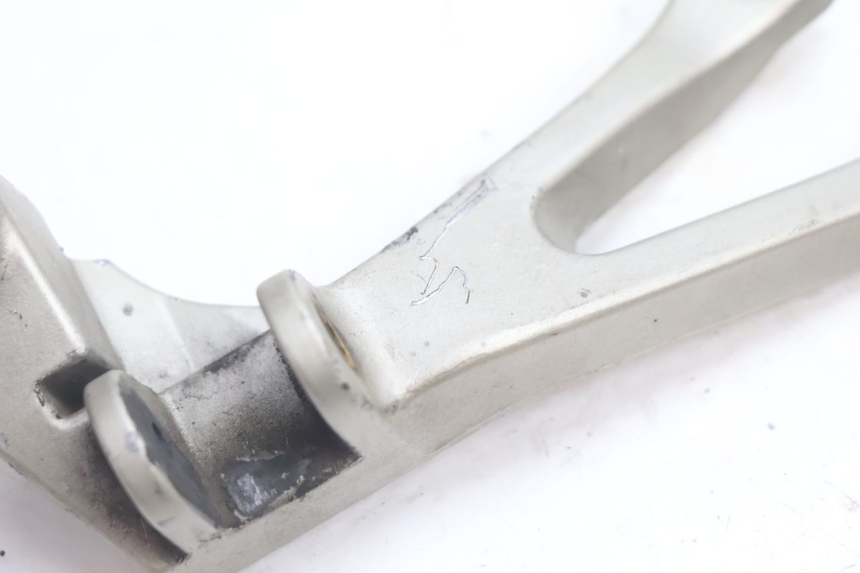 photo de FUSSRASTEN HALTEPLATTEN HINTEN RECHT KAWASAKI ZX-6R ZX6R 600 (2000 - 2002) - Zoom auf Gebrauchszustand