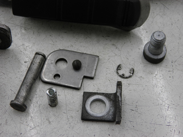 photo de FUSSRASTEN HALTEPLATTEN HINTEN LINKS BMW R RS 1150 (2001 - 2005) - Alternative Perspektive