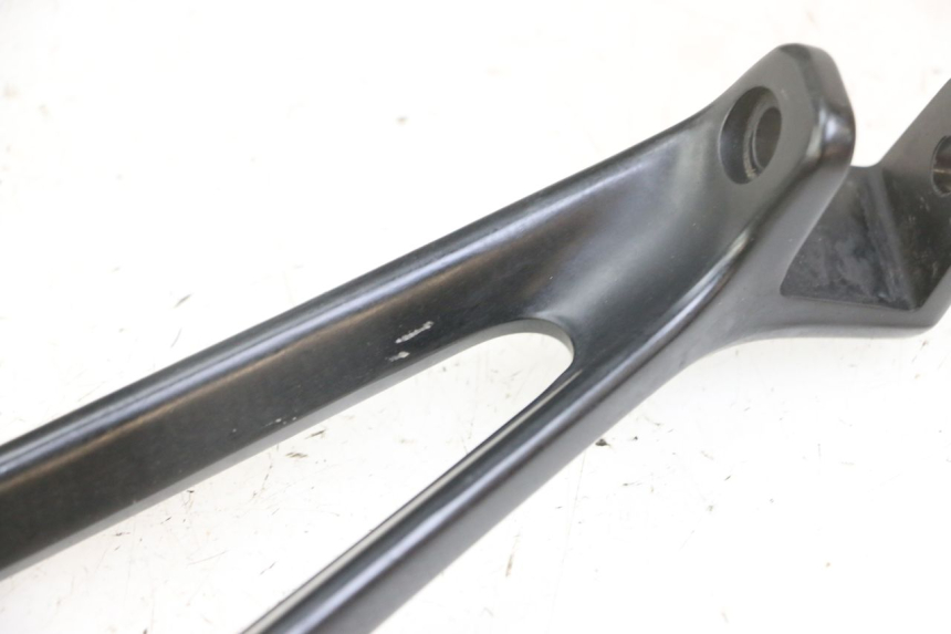 photo de FUSSRASTEN HALTEPLATTEN HINTEN LINKS BMW S RR ABS S1000RR 1000 (2015 - 2018) - Oberflächenzustand und Material