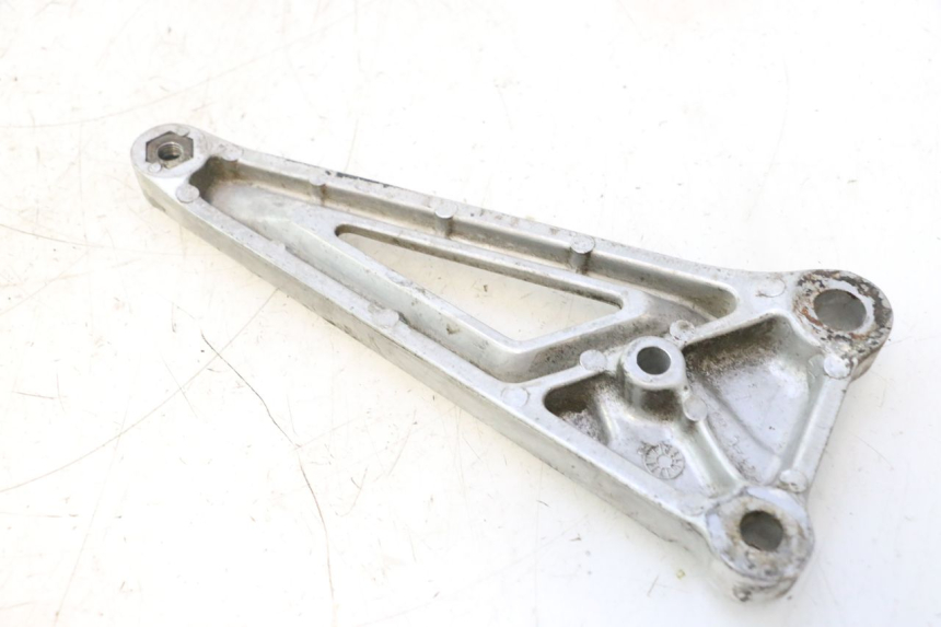 photo de FUSSRASTEN HALTEPLATTEN HINTEN LINKS HONDA CB TWO FIFTY 250 (1991 - 2002) - Technische Nahaufnahme