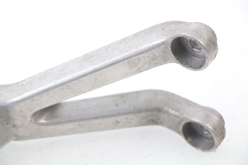 photo de FUSSRASTEN HALTEPLATTEN HINTEN LINKS HONDA CBR 919 RR FIREBLADE 900 (1998 - 1999) - Zoom auf Gebrauchszustand