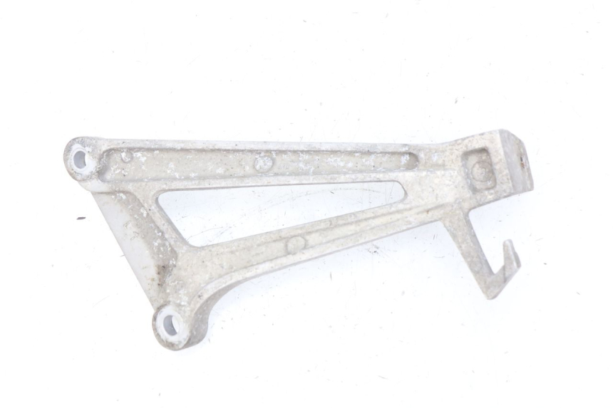 photo de FUSSRASTEN HALTEPLATTEN HINTEN LINKS HONDA CBR R 125 (2003 - 2006) - Zoom auf Gebrauchszustand