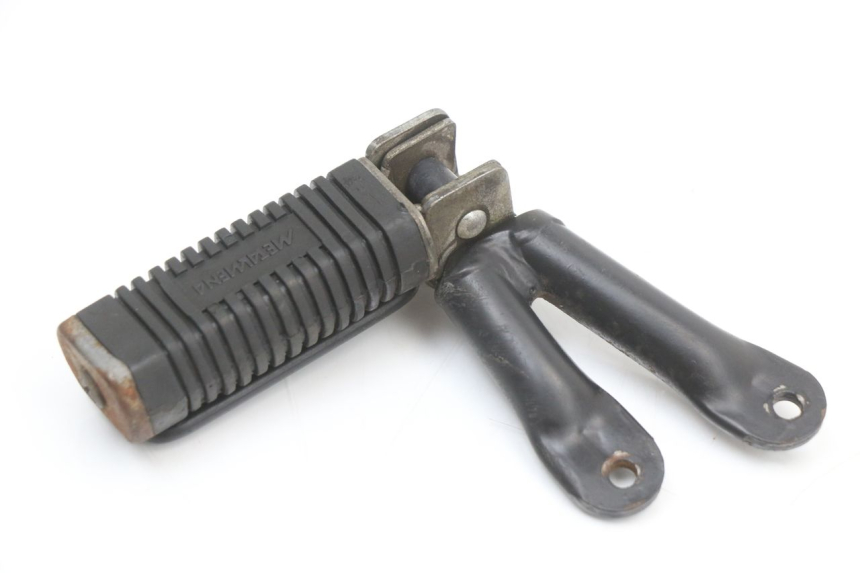 photo de FUSSRASTEN HALTEPLATTEN HINTEN LINKS SHERCO CITY CORP 125 (2003 - 2007) - Detailansicht des Bauteils