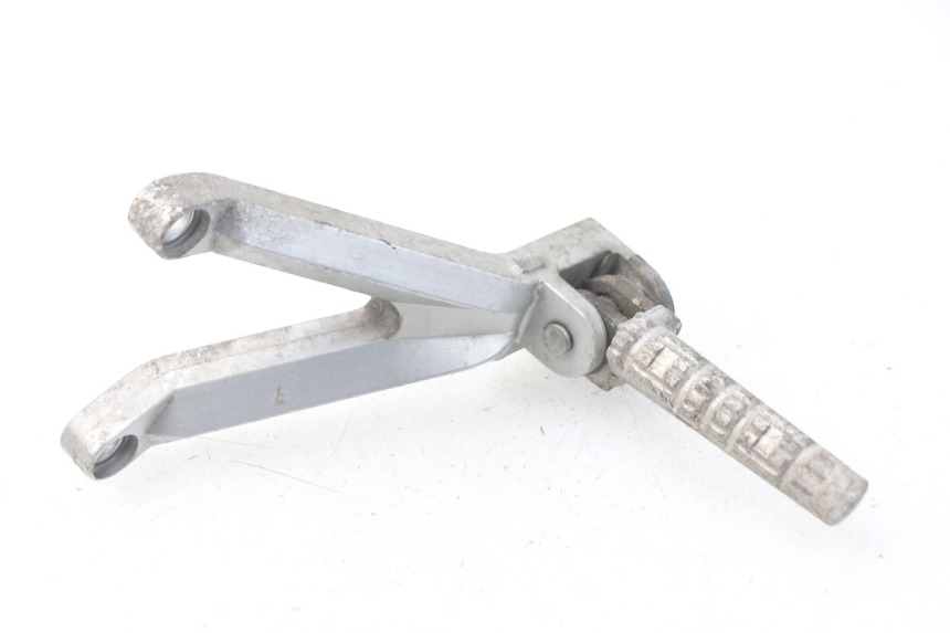 photo de FUSSRASTEN HALTEPLATTEN HINTEN LINKS HYOSUNG COMET GTR 125 (2007 - 2014) - Hauptansicht