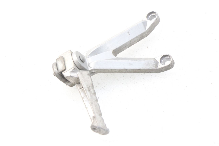 photo de FUSSRASTEN HALTEPLATTEN HINTEN LINKS HYOSUNG COMET GTR 125 (2007 - 2014) - Zoom auf Gebrauchszustand