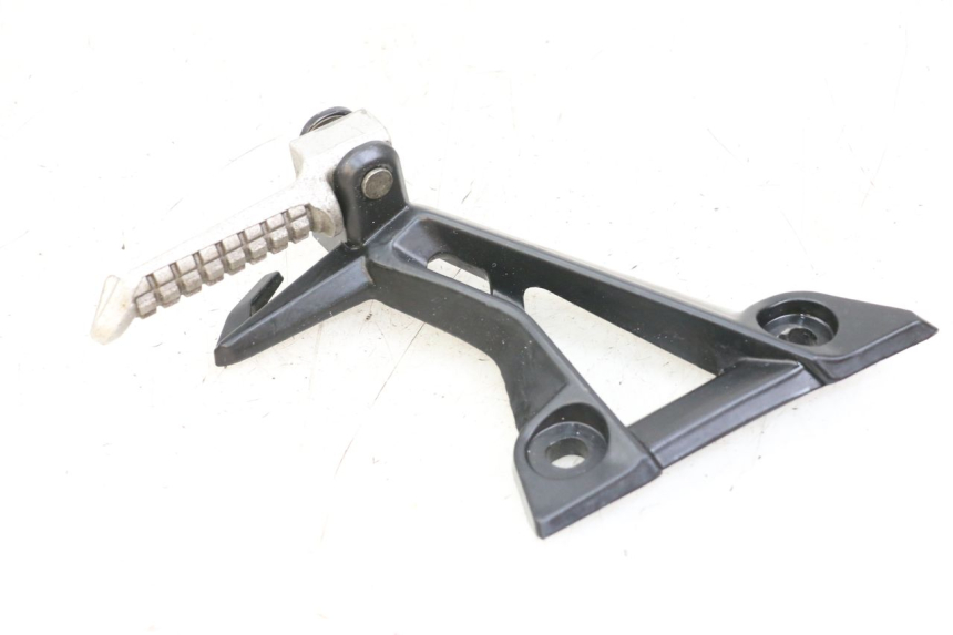 photo de FUSSRASTEN HALTEPLATTEN HINTEN LINKS EBROH BRAVO GLE 1 (2020 - 2024) - Detailansicht des Bauteils