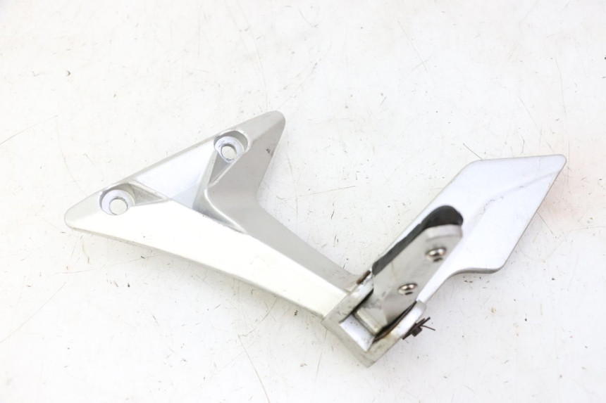 photo de FUSSRASTEN HALTEPLATTEN HINTEN LINKS STAHO FH 50 (2018 - 2019) - Detailansicht des Bauteils