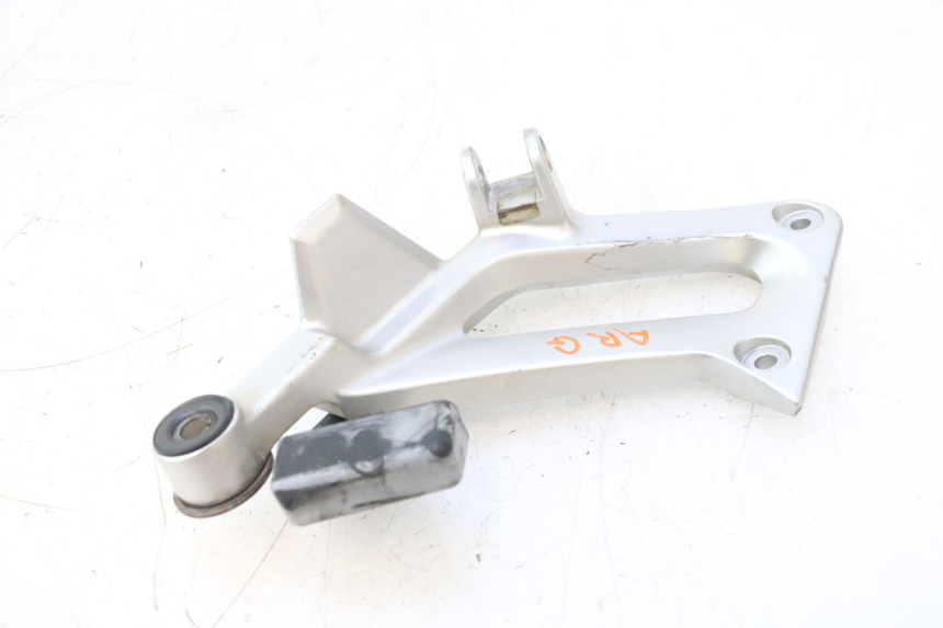 photo de FUSSRASTEN HALTEPLATTEN HINTEN LINKS YAMAHA FJR 1300 (2001 - 2005) - Alternative Perspektive