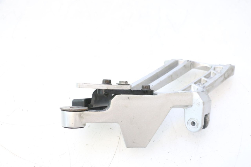 photo de FUSSRASTEN HALTEPLATTEN HINTEN LINKS YAMAHA FJR 1300 (2001 - 2005) - Alternative Perspektive