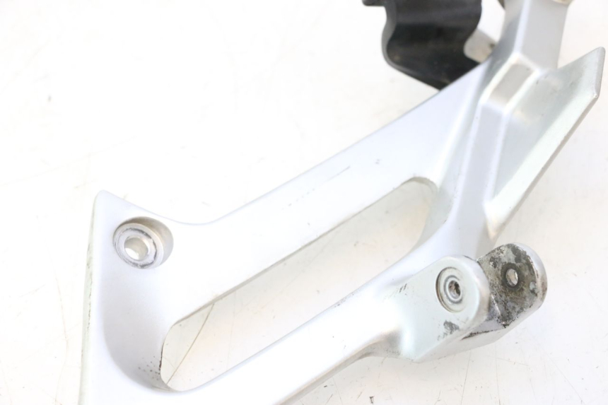 photo de FUSSRASTEN HALTEPLATTEN HINTEN LINKS YAMAHA FJR 1300 (2001 - 2005) - Details der Befestigungspunkte