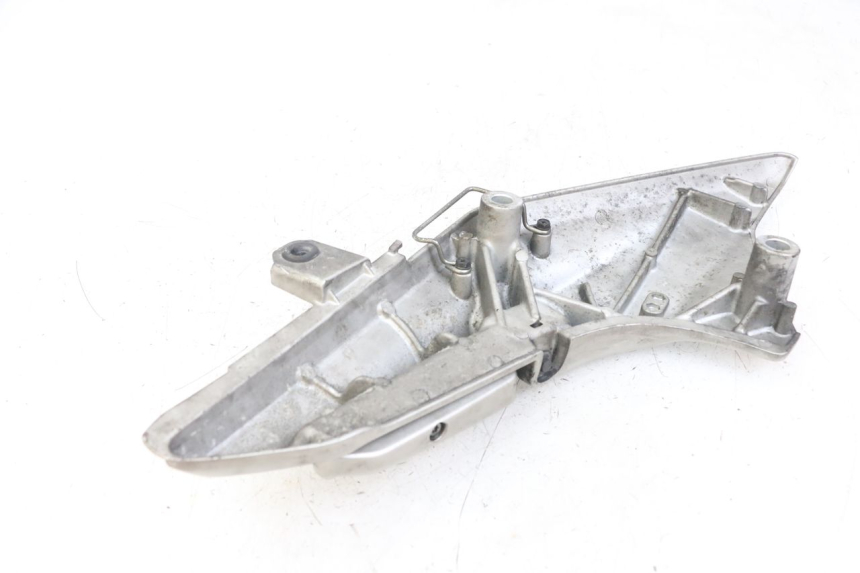 photo de FUSSRASTEN HALTEPLATTEN HINTEN LINKS HONDA FJS SILVERWING SILVER WING 600 (2001 - 2010) - Zoom auf Gebrauchszustand