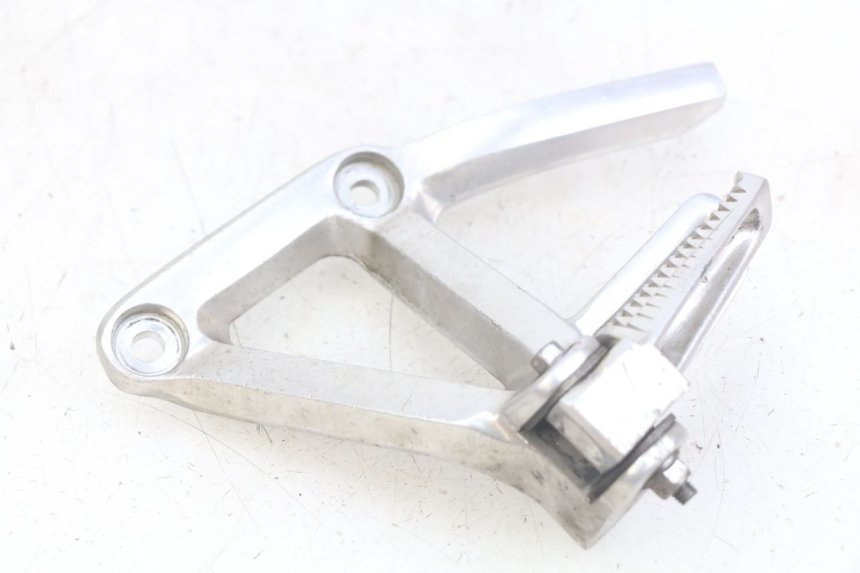 photo de HALTERUNG FüR LINKEN HINTEREN FUßRASTEN YAMAHA FZS FAZER 600 (1998 - 2001) - Zoom auf Gebrauchszustand