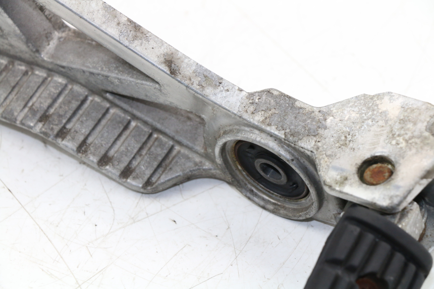 photo de FUSSRASTEN HALTEPLATTEN HINTEN LINKS YAMAHA FZX FAZER 750 (1987 - 1998) - Profilansicht des Ersatzteils