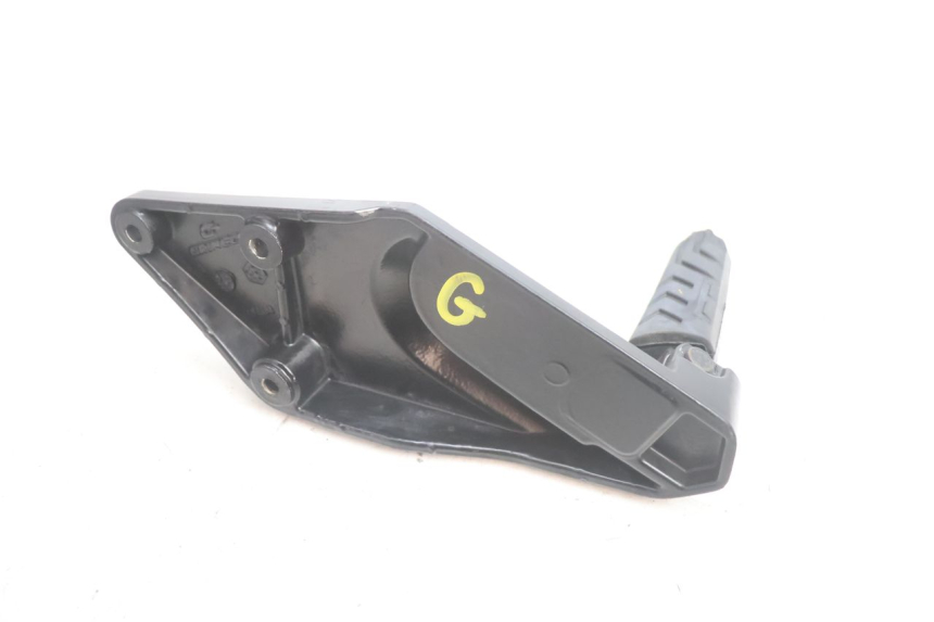 photo de HALTERUNG FüR LINKEN HINTEREN FUßRASTEN GILERA GP 800 (2007 - 2013) - Oberflächenzustand und Material