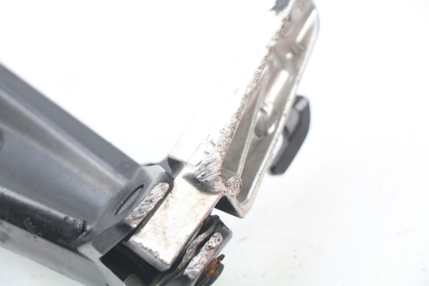 photo de FUSSRASTEN HALTEPLATTEN HINTEN LINKS SUZUKI GSX-R GSXR 750 (2011 - 2016) - Details der Befestigungspunkte