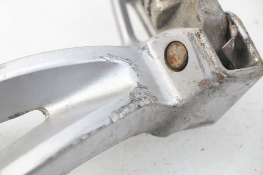 photo de FUSSRASTEN HALTEPLATTEN HINTEN LINKS SUZUKI GSX-R GSXR 600 (2001 - 2003) - Oberflächenzustand und Material