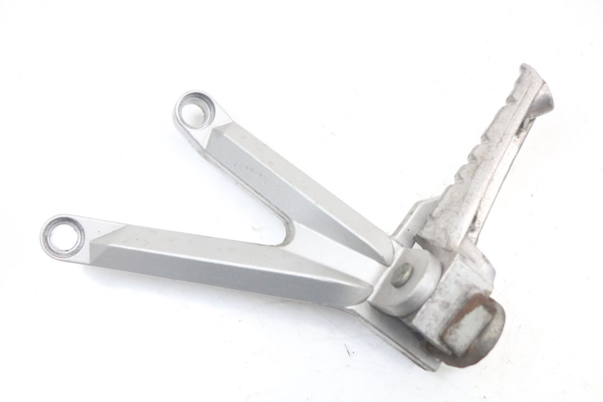 photo de FUSSRASTEN HALTEPLATTEN HINTEN LINKS HYOSUNG GTR 125 (2006 - 2008) - Hauptansicht